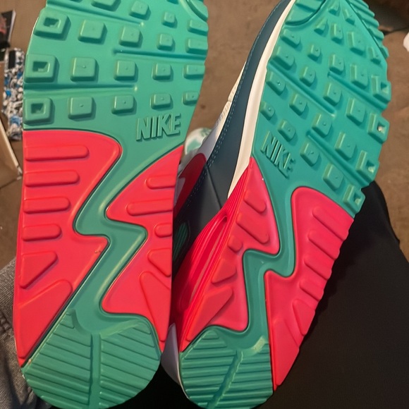 Men shoes , Furry on the inside, never worn - Picture 4 of 6